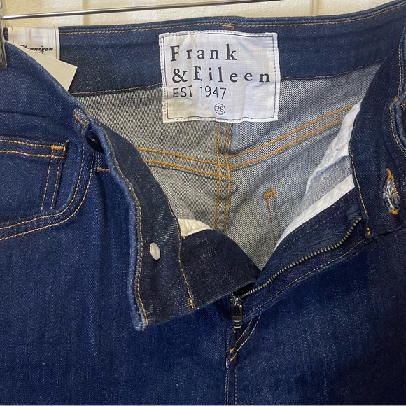 Frank & Eileen Flannigan Flare Leg Raw Hem Dark Wash Blue Jeans sz 28 NWT - Picture 2 of 11